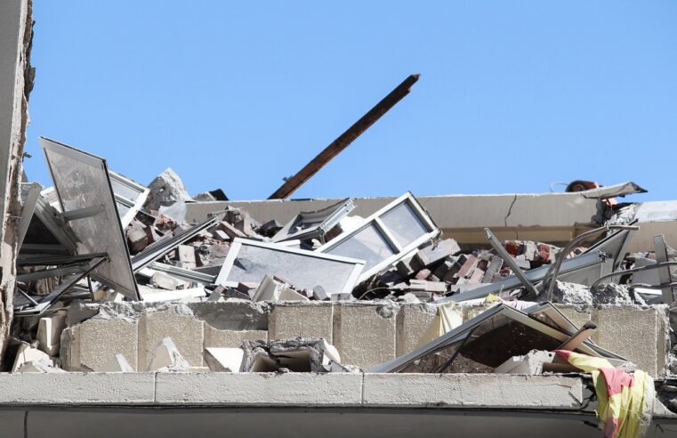 Bezpieczeństwo przy wyburzaniu budynków: co powinieneś wiedzieć?